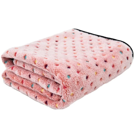 Cozy Dot Pattern Coral Fleece Pet Blanket - Soft and Warm Bed Cover for Cats and Dogs of All Sizes